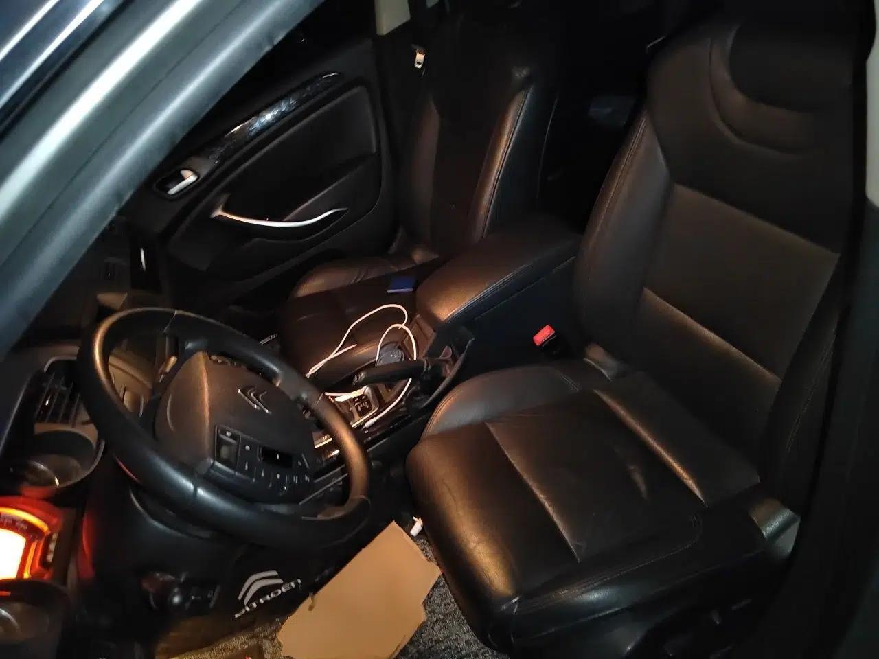 Citroen C5 2013 2.0L Automatic Luxury Model — миниатюра 16