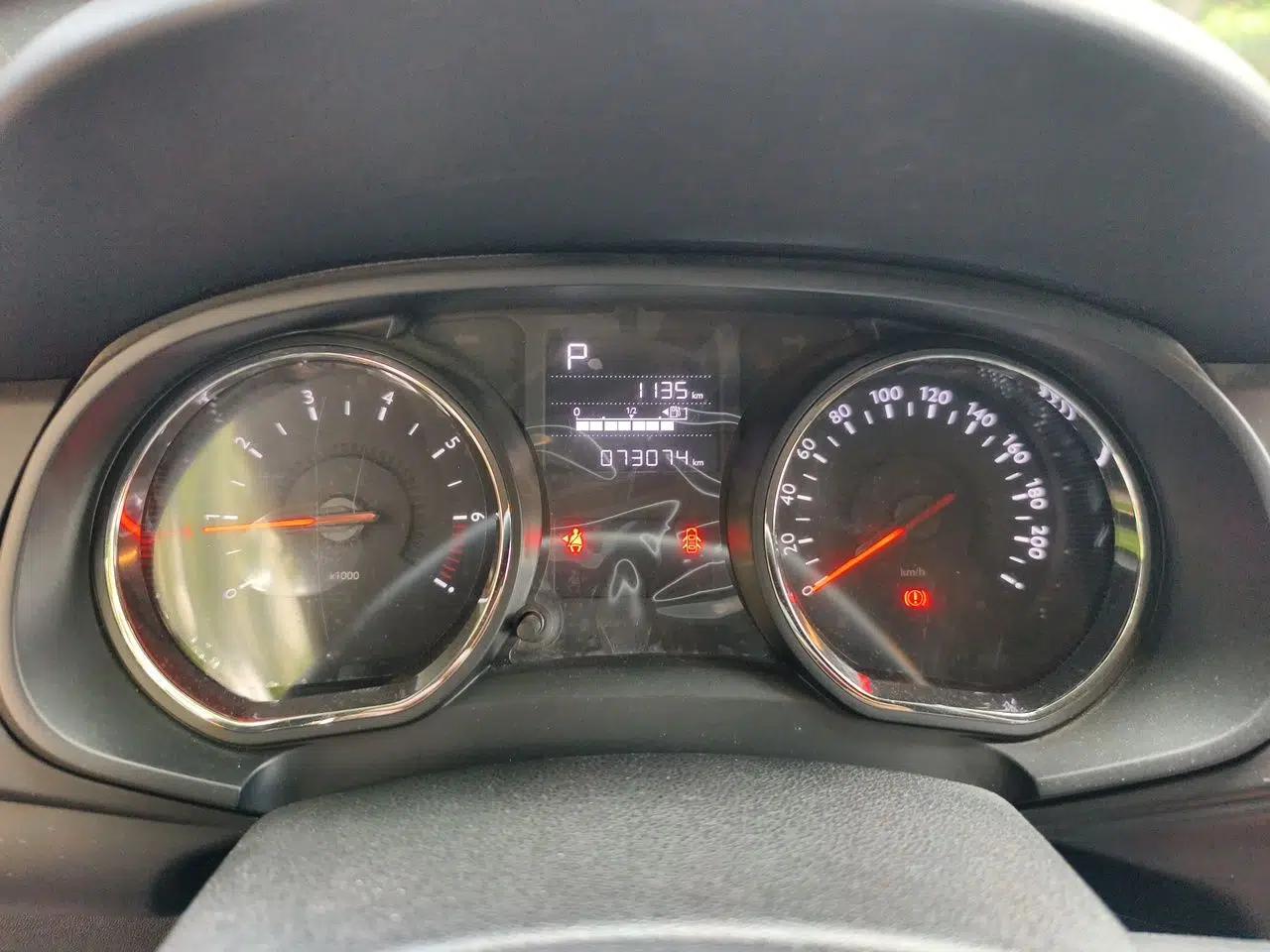 Citroen C3-XR 2015 1.6L Automatic Pioneer Model — миниатюра 12