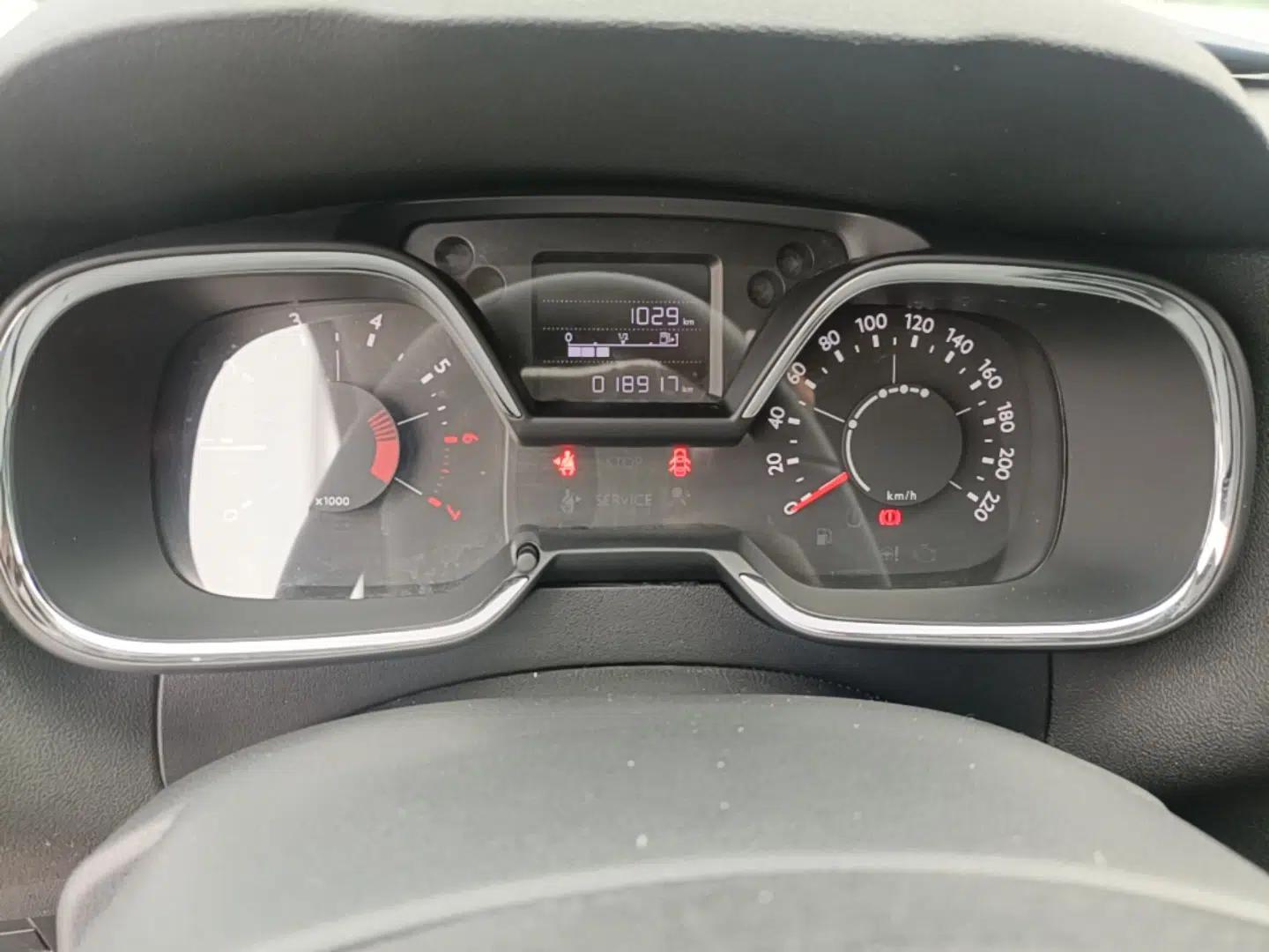 Citroen C4 Sega 2018 1.6L Manual Luxury Model — миниатюра 15