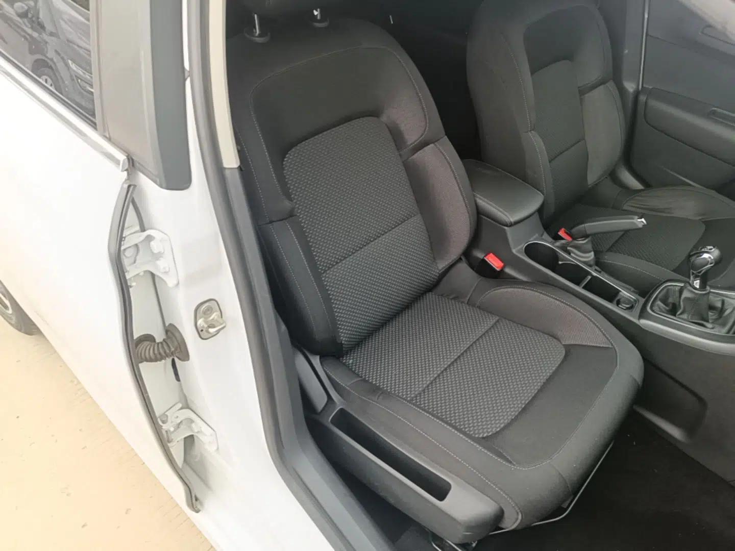 Citroen C4 Sega 2018 1.6L Manual Luxury Model — миниатюра 23