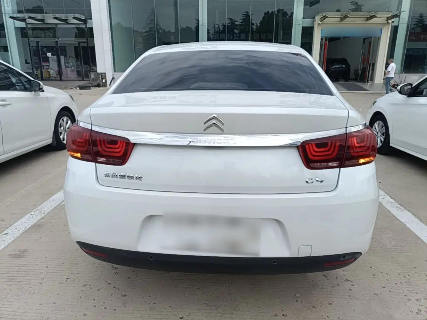 Citroen C4 Sega 2018 1.6L Manual Luxury Model — миниатюра 5