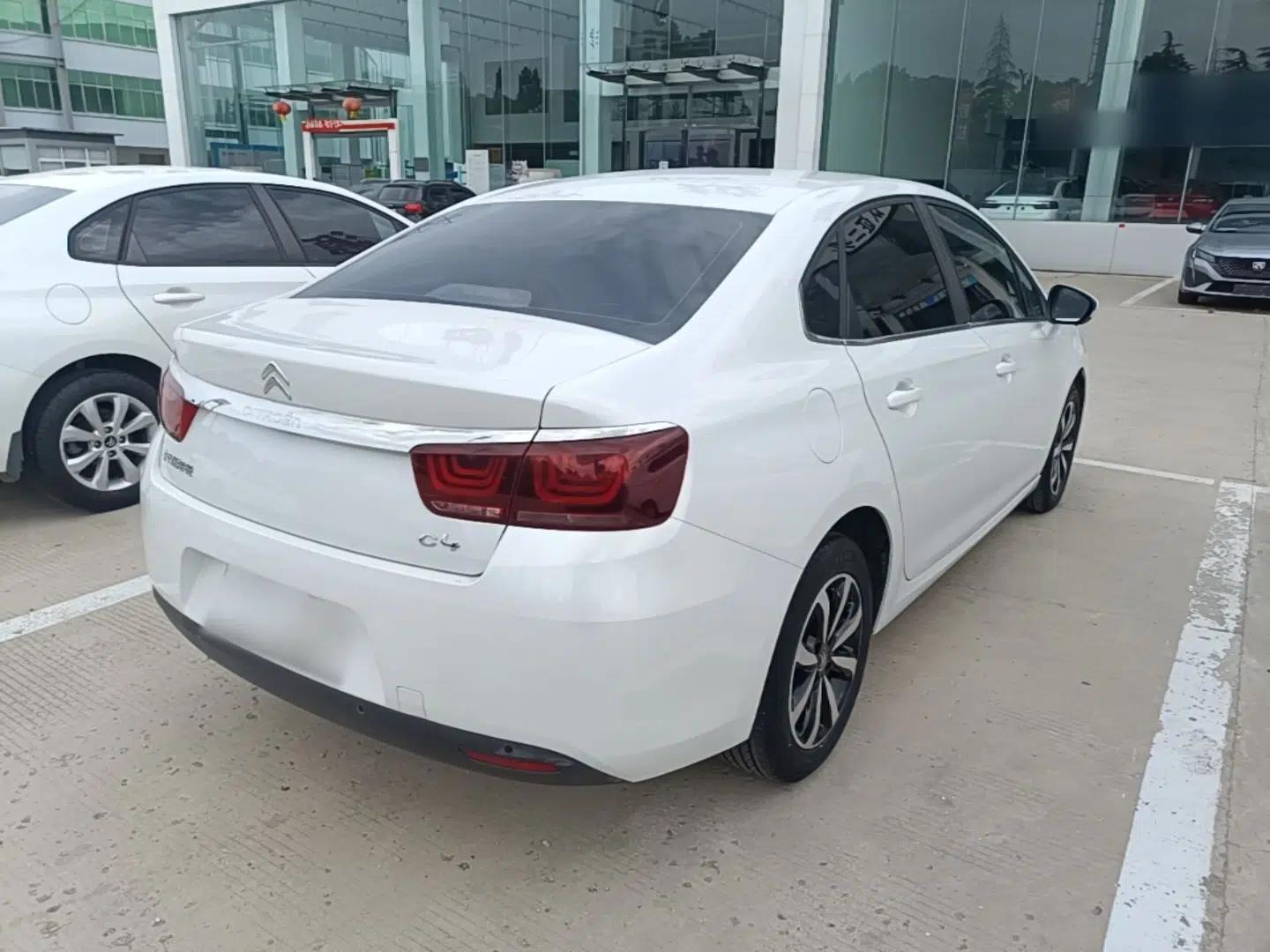 Citroen C4 Sega 2018 1.6L Manual Luxury Model — миниатюра 6