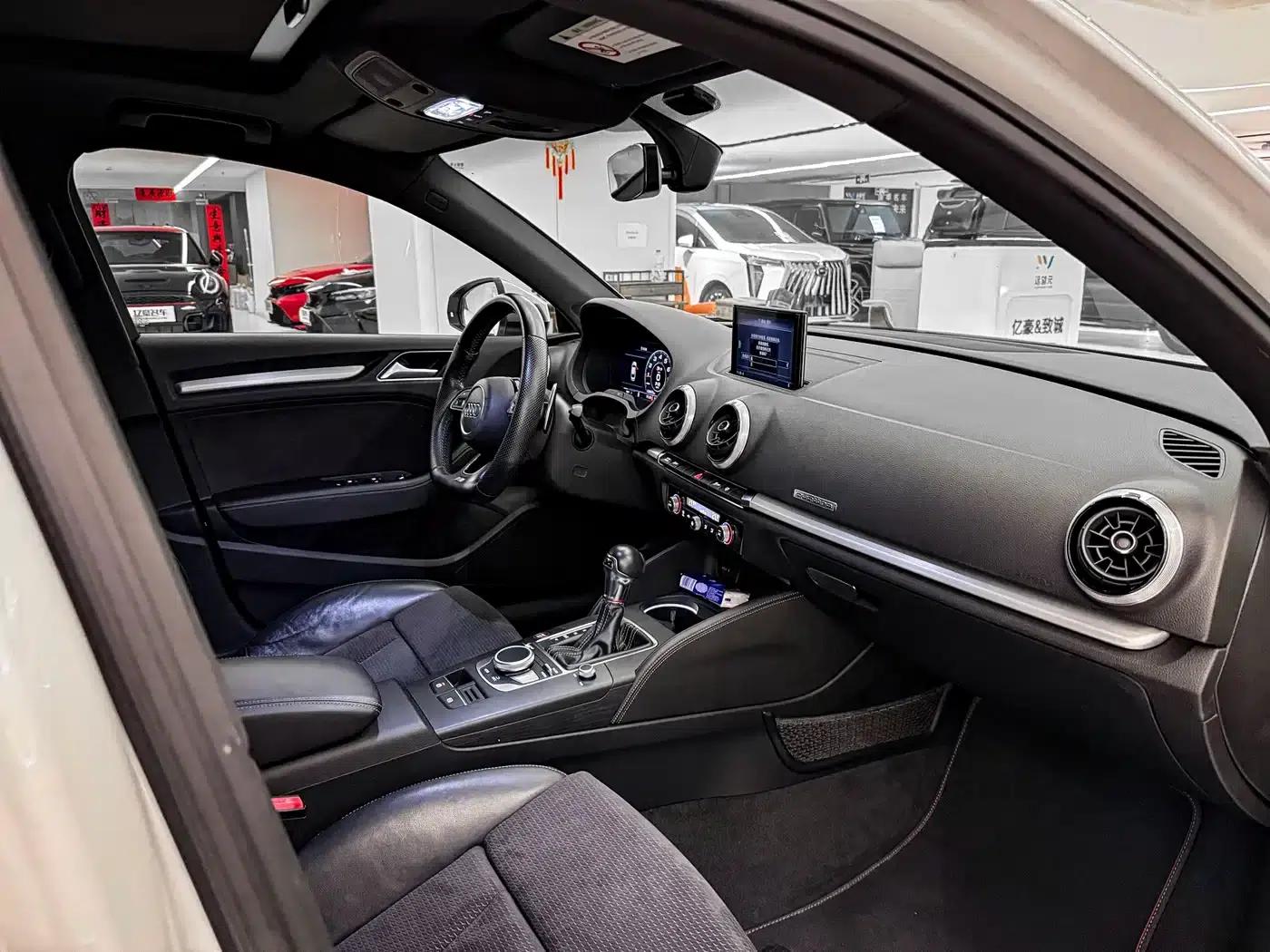 Audi S3 2017 Facelift S3 2.0T Limousine — миниатюра 9