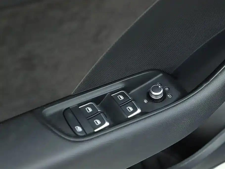 Audi S3 2015 Model S3 2.0T Limousine — миниатюра 18