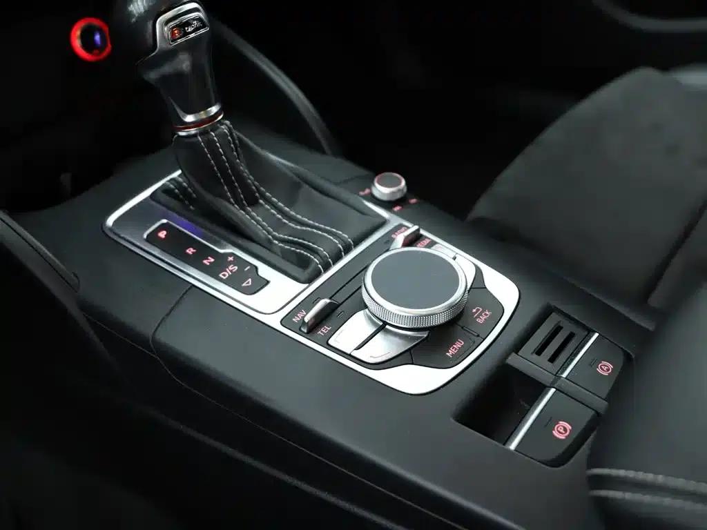 Audi S3 2015 Model S3 2.0T Limousine — миниатюра 8