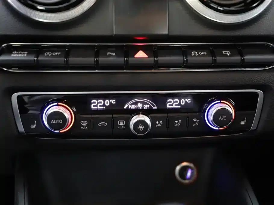 Audi S3 2015 Model S3 2.0T Limousine — миниатюра 10