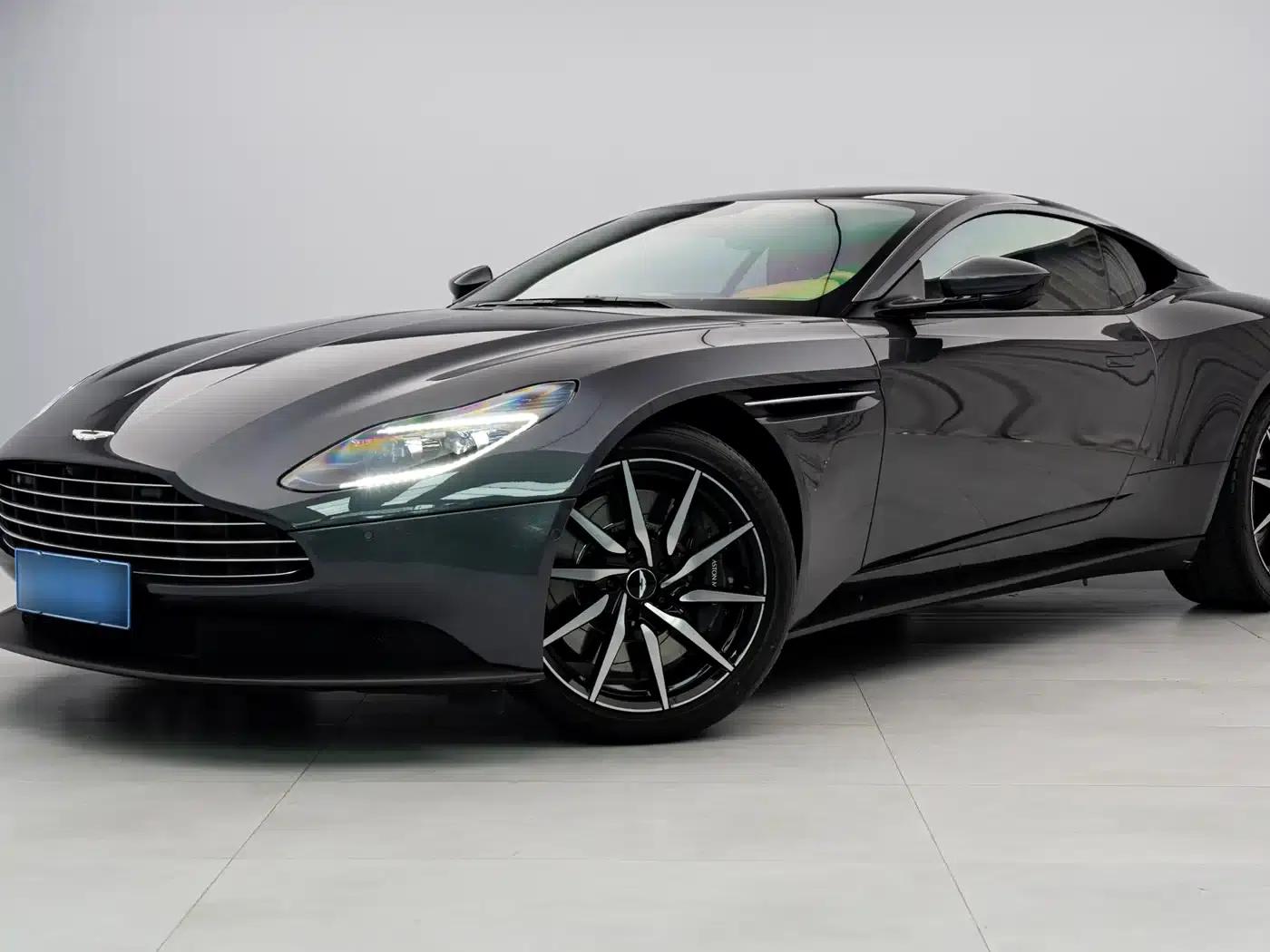 Aston Martin DB11 2022 4.0T V8 Coupe — миниатюра 2