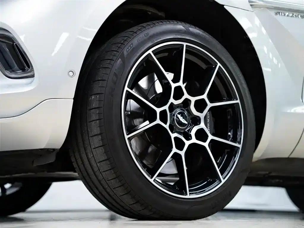 2022 Aston Martin DBX 4.0T V8 — миниатюра 19