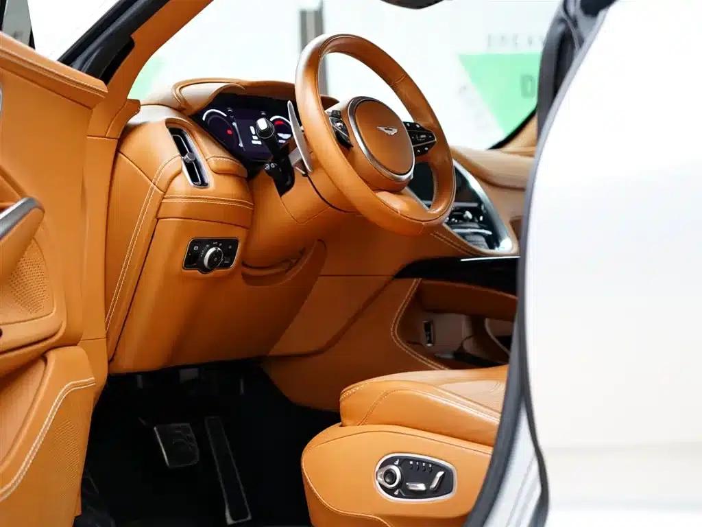 2022 Aston Martin DBX 4.0T V8 — миниатюра 26