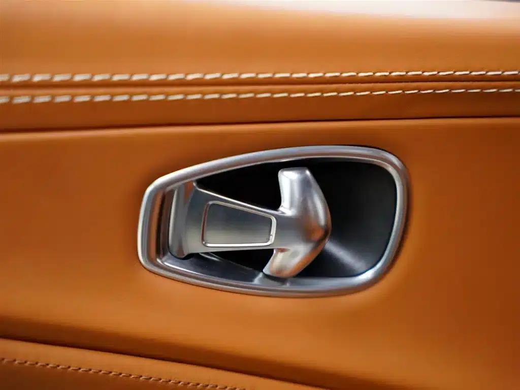 2022 Aston Martin DBX 4.0T V8 — миниатюра 29