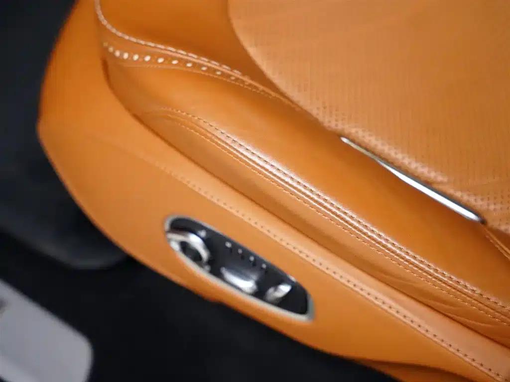 2022 Aston Martin DBX 4.0T V8 — миниатюра 30