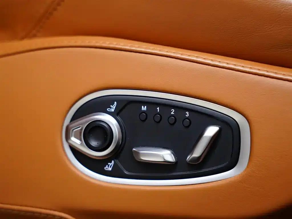 2022 Aston Martin DBX 4.0T V8 — миниатюра 32