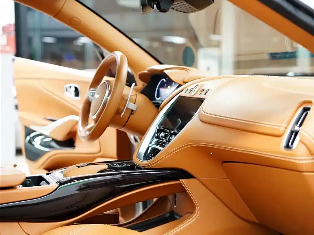 2022 Aston Martin DBX 4.0T V8 — миниатюра 42