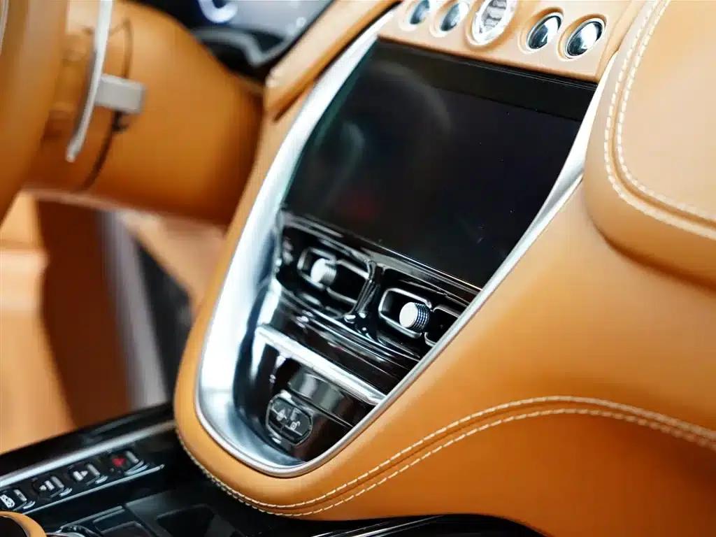 2022 Aston Martin DBX 4.0T V8 — миниатюра 45