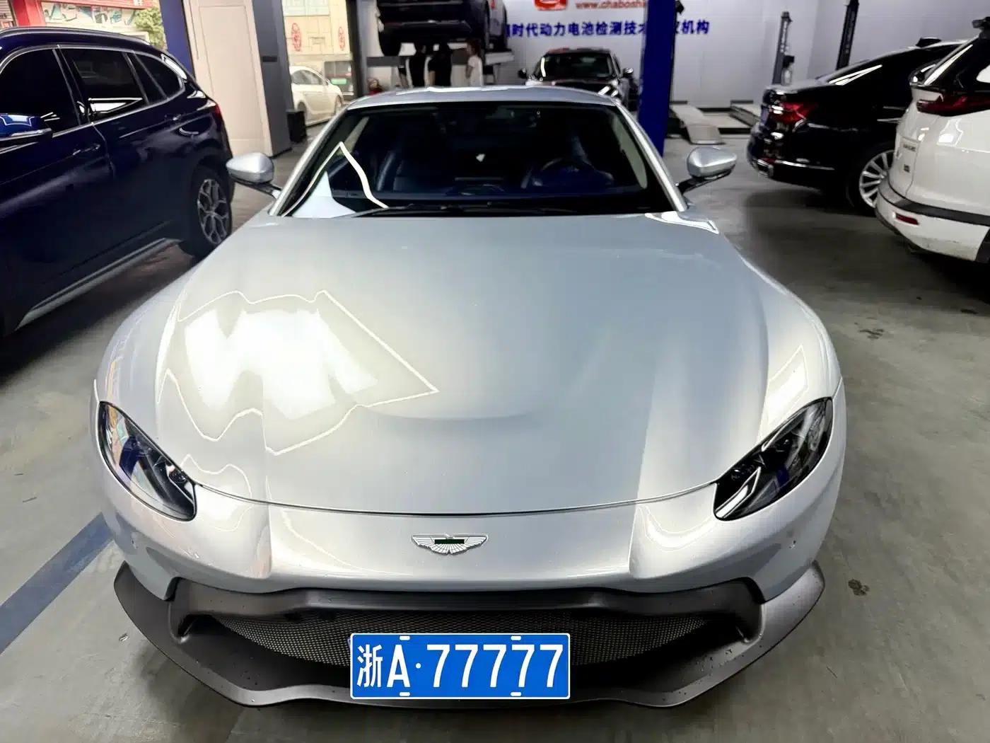 2018 V8 Vantage 4.0T V8 Coupe — миниатюра 2