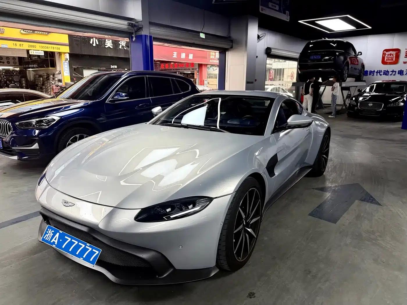 2018 V8 Vantage 4.0T V8 Coupe — миниатюра 3