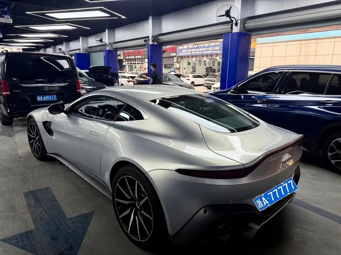 2018 V8 Vantage 4.0T V8 Coupe — миниатюра 4
