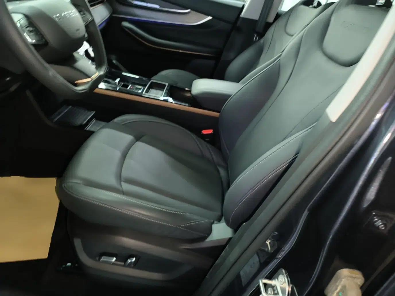 EXEED Zhuifeng C-DM 2022 1.5 TCI-DHT 105 km "Chengfeng Qi" Edition — миниатюра 18