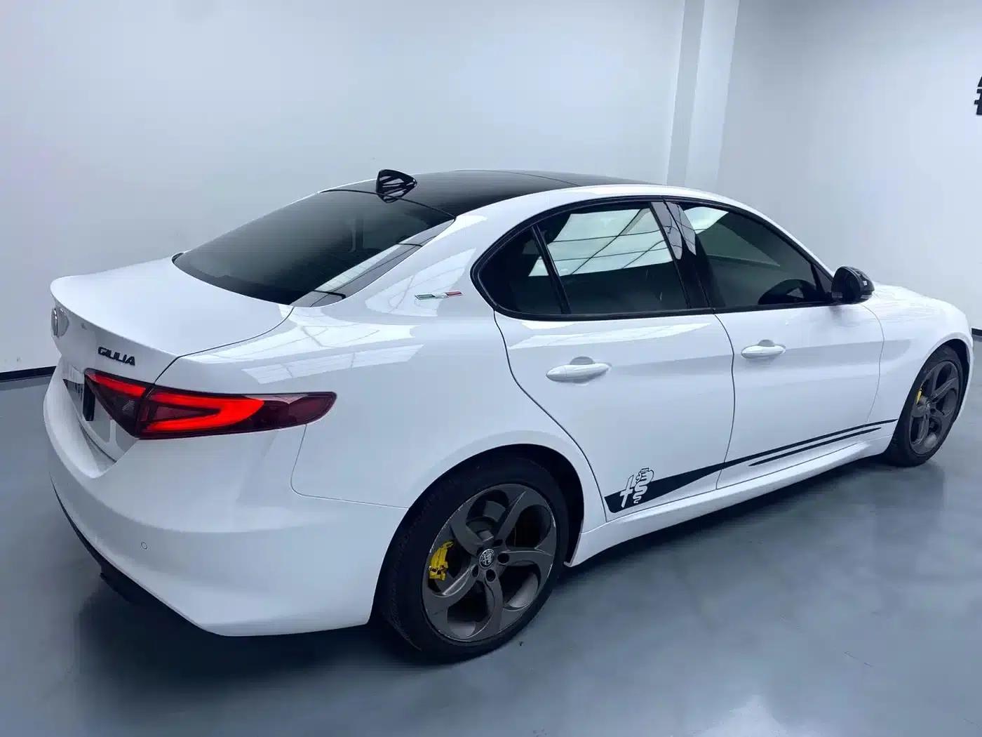 Giulia Juliet 2020 2.0T 280HP Dark Night Phantom Limited Edition — миниатюра 5