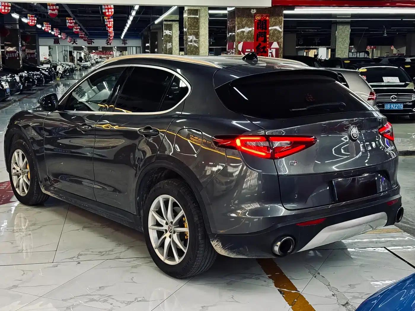 2017 Stelvio 2.0T 200HP Luxury Edition — миниатюра 14