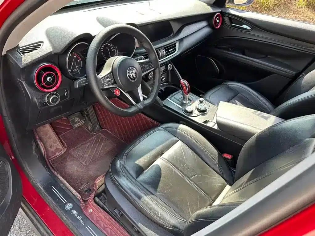 2017 Stelvio 2.0T 200HP Elite Edition — миниатюра 4
