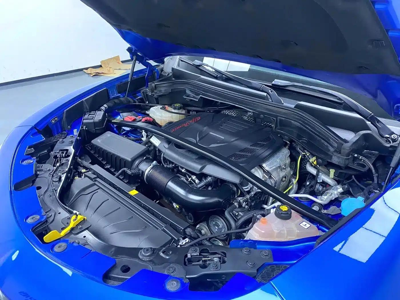 2019 Stelvio 2.0T 280HP Luxury Edition — миниатюра 4