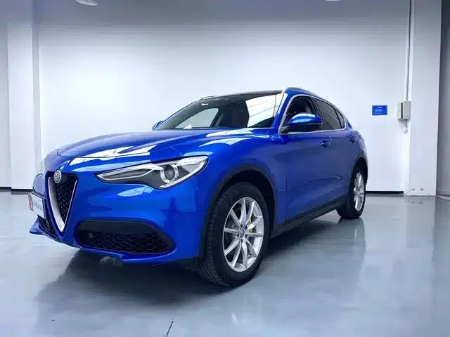2019 Stelvio 2.0T 280HP Luxury Edition