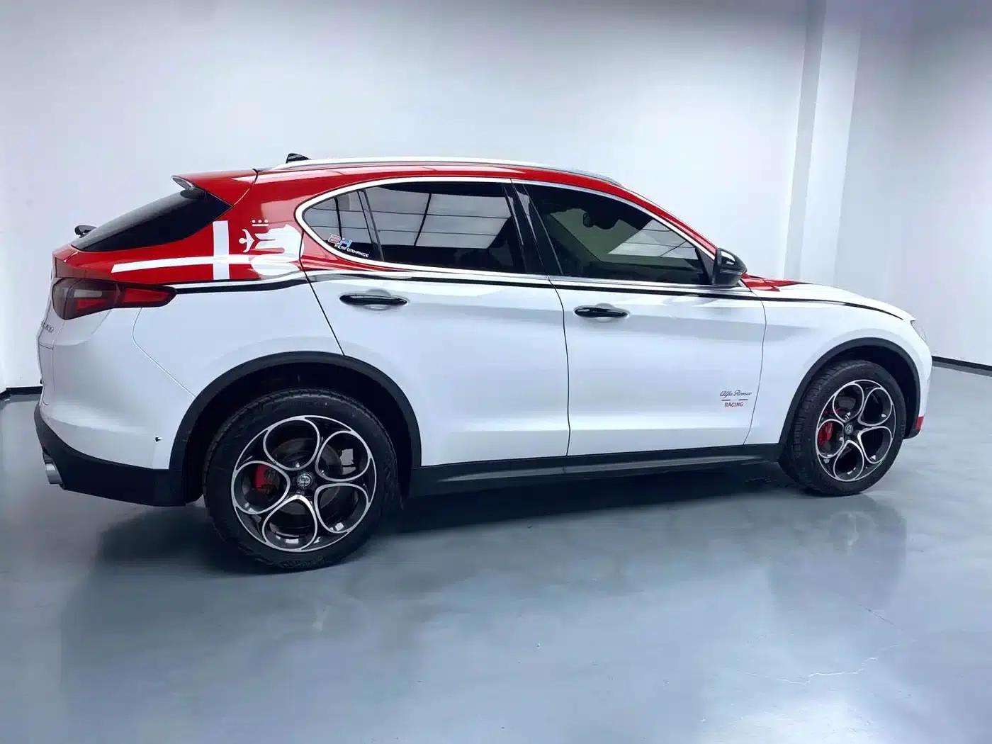 2021 Stelvio 2.0T 280HP Luxury Edition — миниатюра 5