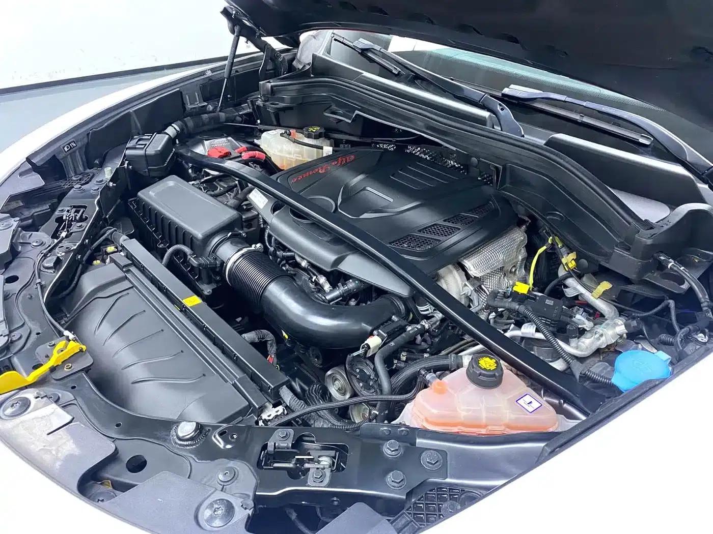 2021 Stelvio 2.0T 280HP Luxury Edition — миниатюра 8