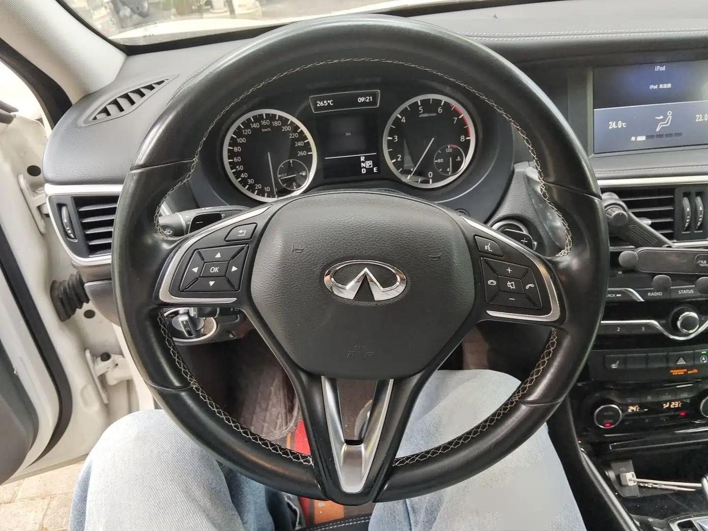 Infiniti QX30 2017 1.6T Two-Wheel-Drive Sport Edition — миниатюра 11