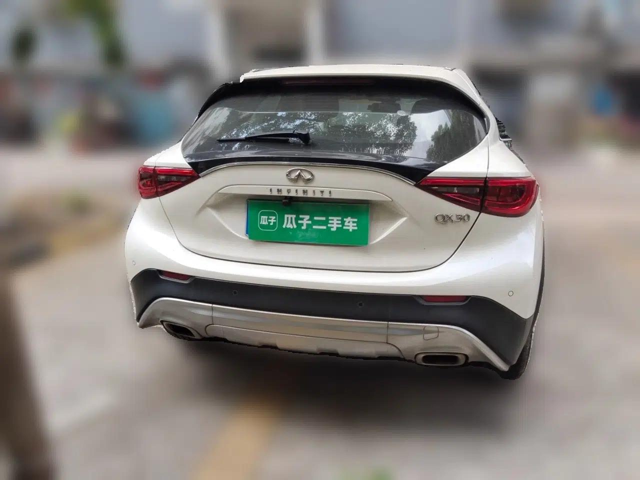 Infiniti QX30 2017 1.6T Two-Wheel-Drive Sport Edition — миниатюра 5