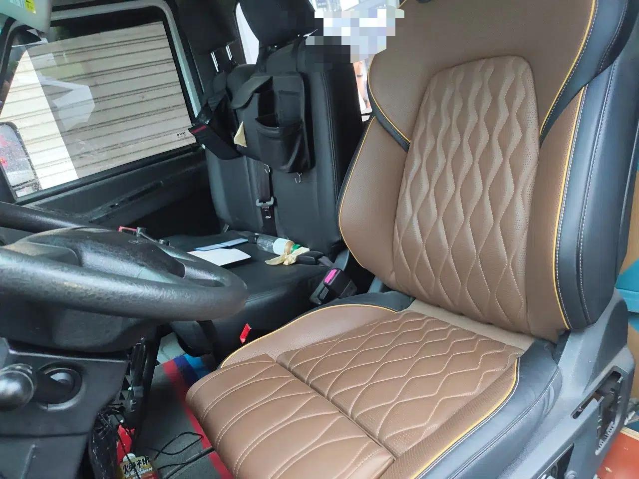 Iveco Daily 2021 2.5T A35 M1 Passenger Van 5-9 Seater Short Wheelbase Mid-Roof Design Dual Tires Manual Doors — миниатюра 16
