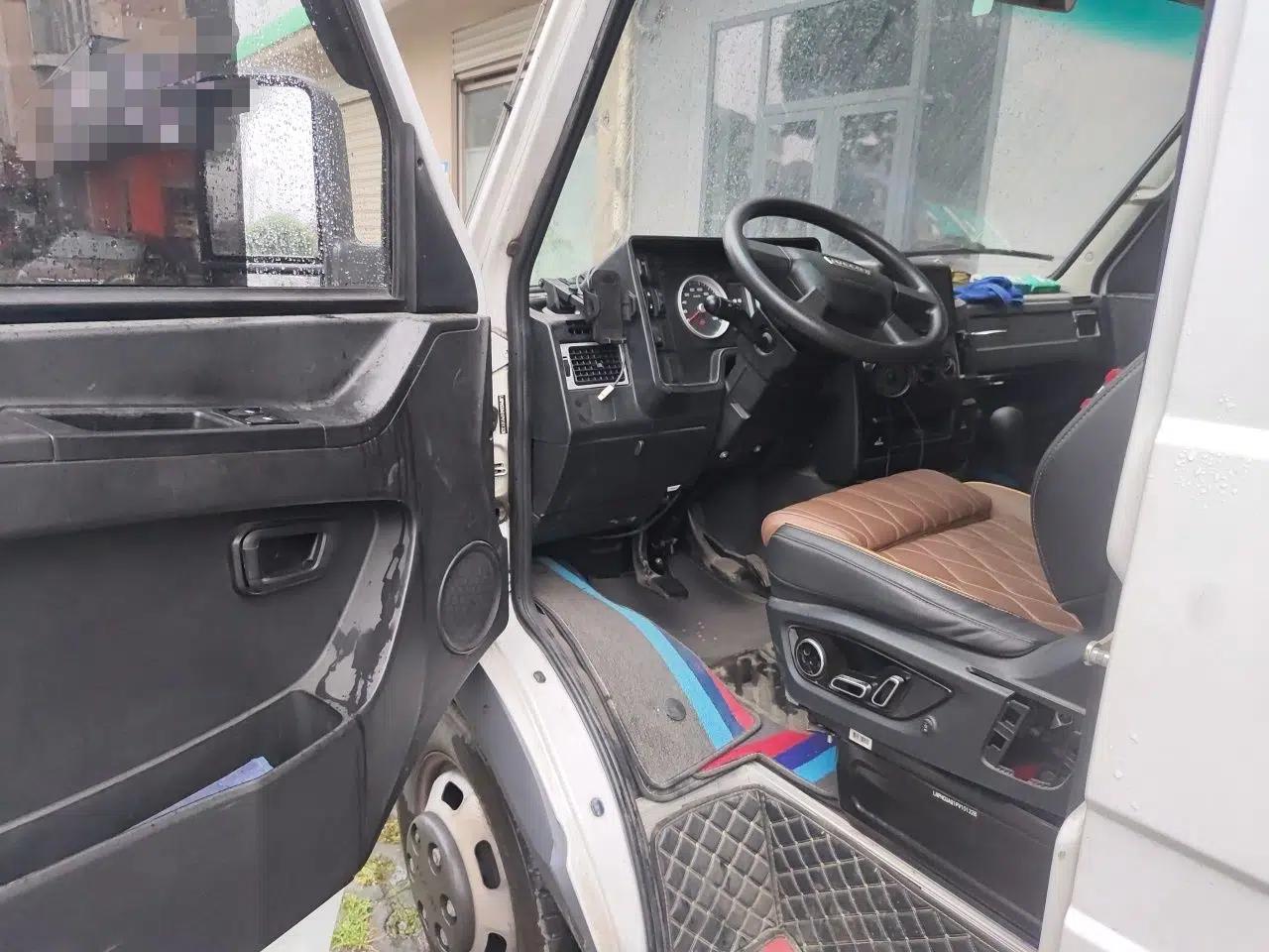 Iveco Daily 2021 2.5T A35 M1 Passenger Van 5-9 Seater Short Wheelbase Mid-Roof Design Dual Tires Manual Doors — миниатюра 17