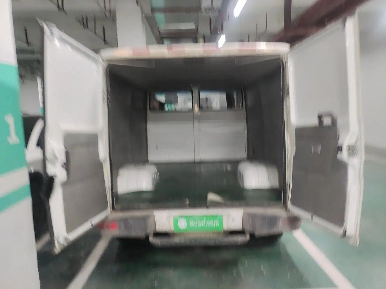 Iveco Daily 2023 2.5T V35 Van Short Wheelbase Low Roof Dual Tires Manual Doors 2-3 Seater — миниатюра 20