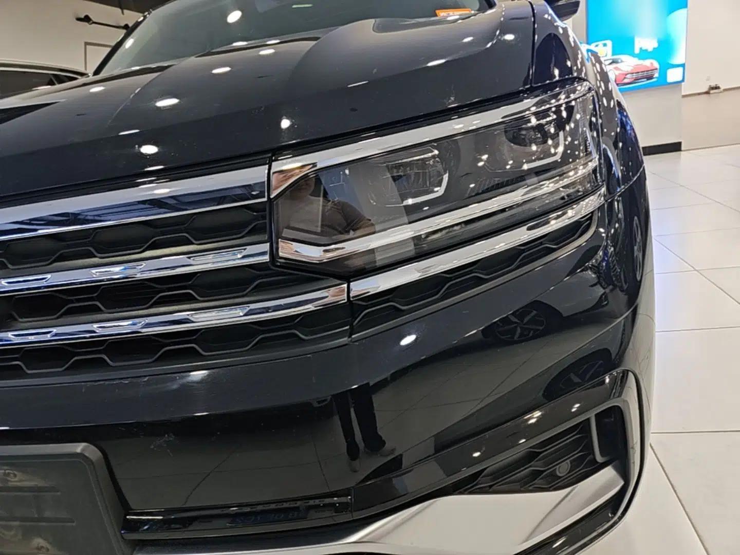 Volkswagen Teramont X 2020 Revised Version 380TSI Four-Wheel Drive Prestige Luxury Edition — миниатюра 9
