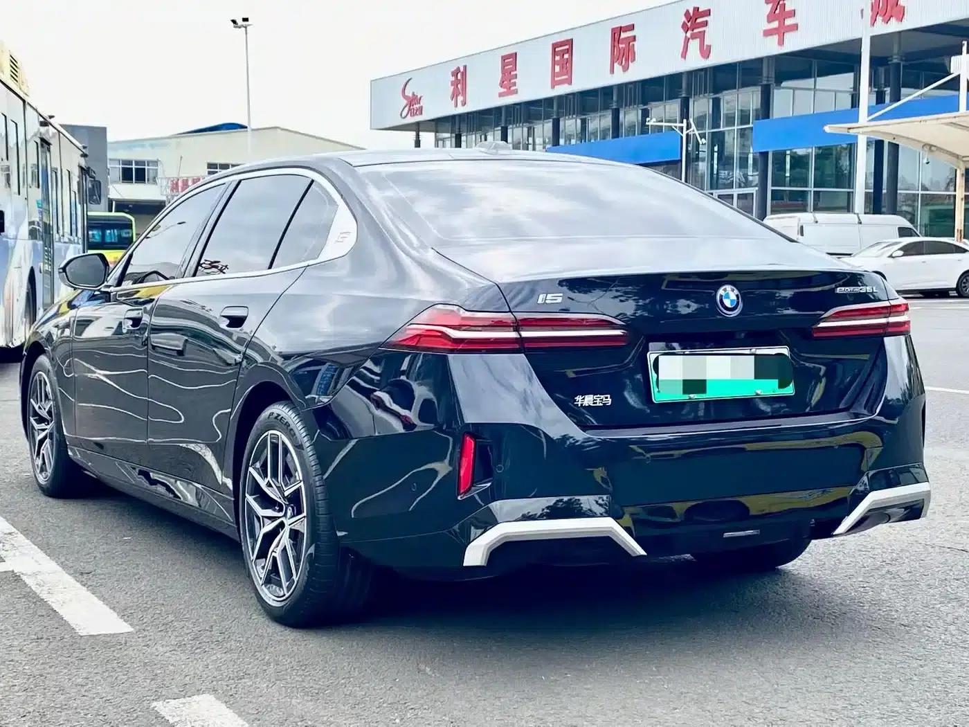 BMW i5 2024 eDrive 35L M Sport Package — миниатюра 4