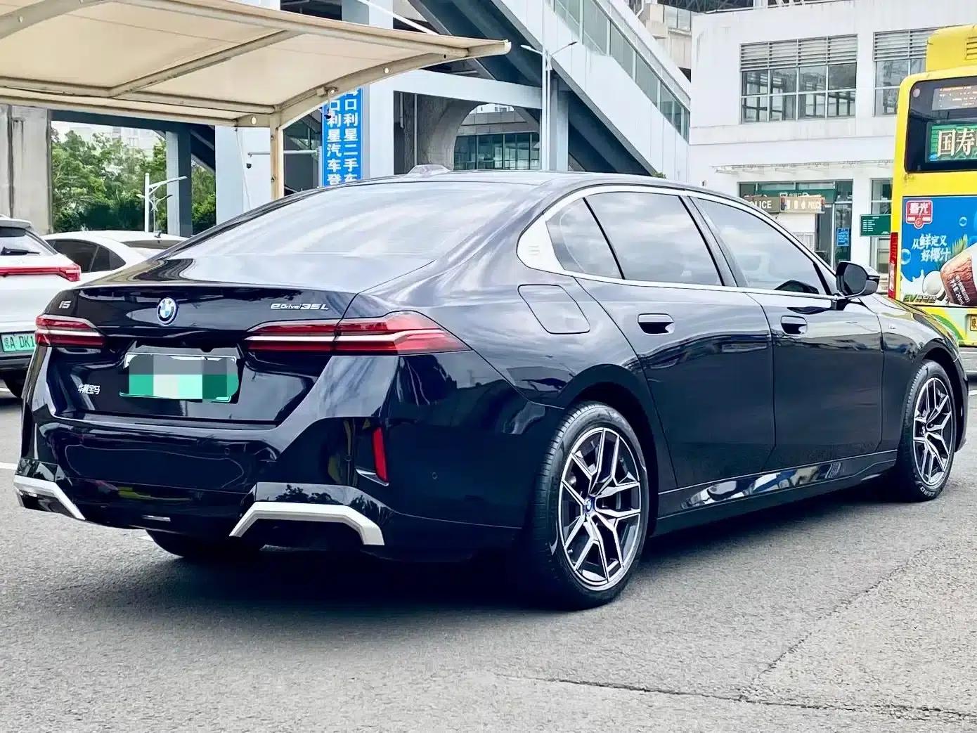 BMW i5 2024 eDrive 35L M Sport Package — миниатюра 6