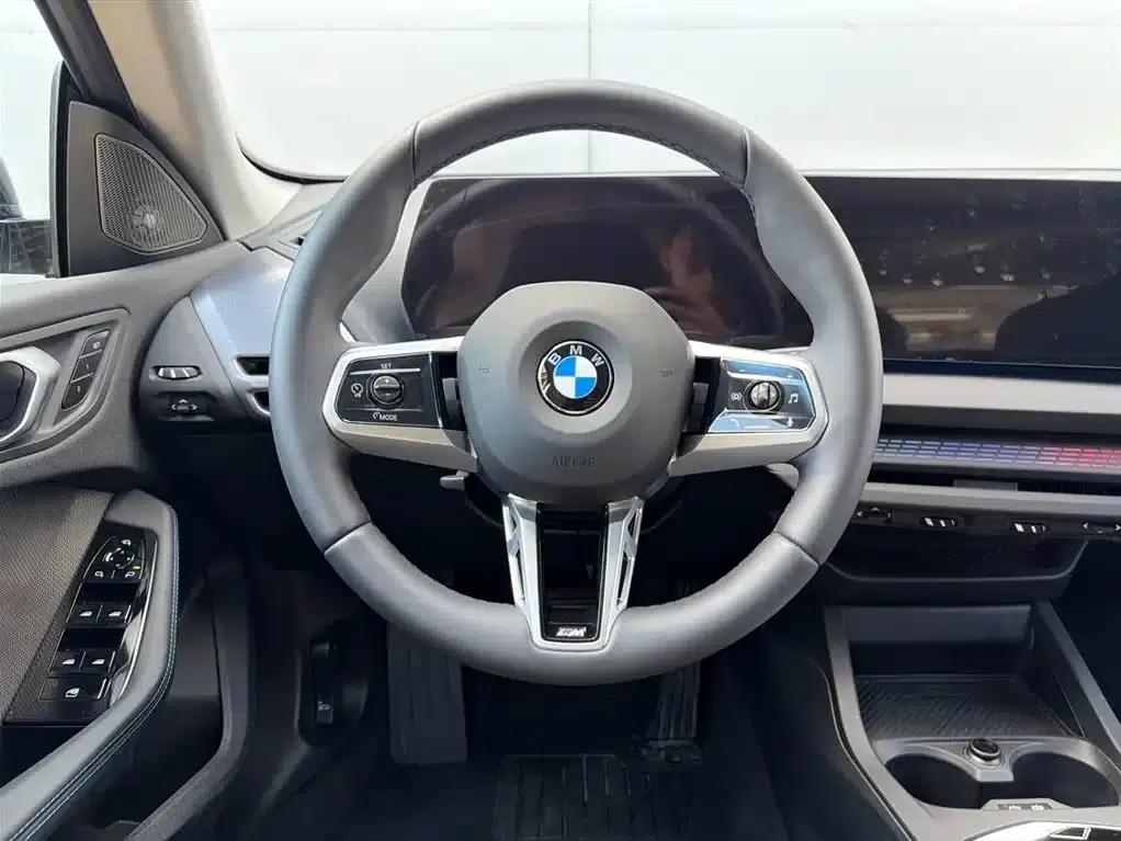 2025 BMW 2 Series 225L M Sport Shadow Edition — миниатюра 11