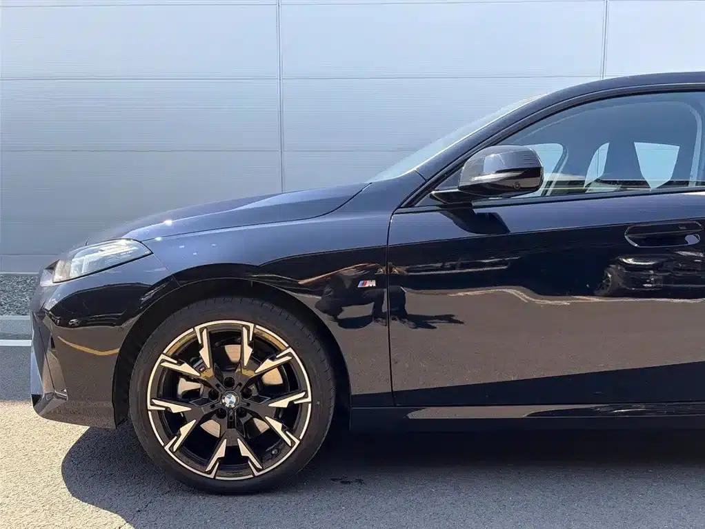 2025 BMW 2 Series 225L M Sport Shadow Edition — миниатюра 6