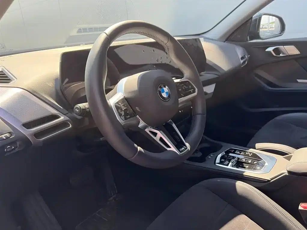 2025 BMW 2 Series 225L M Sport Shadow Edition — миниатюра 9