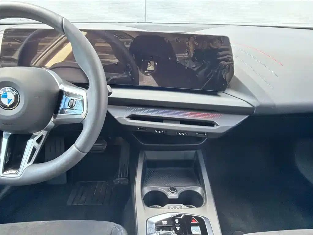 2025 BMW 2 Series 225L M Sport Shadow Edition — миниатюра 10