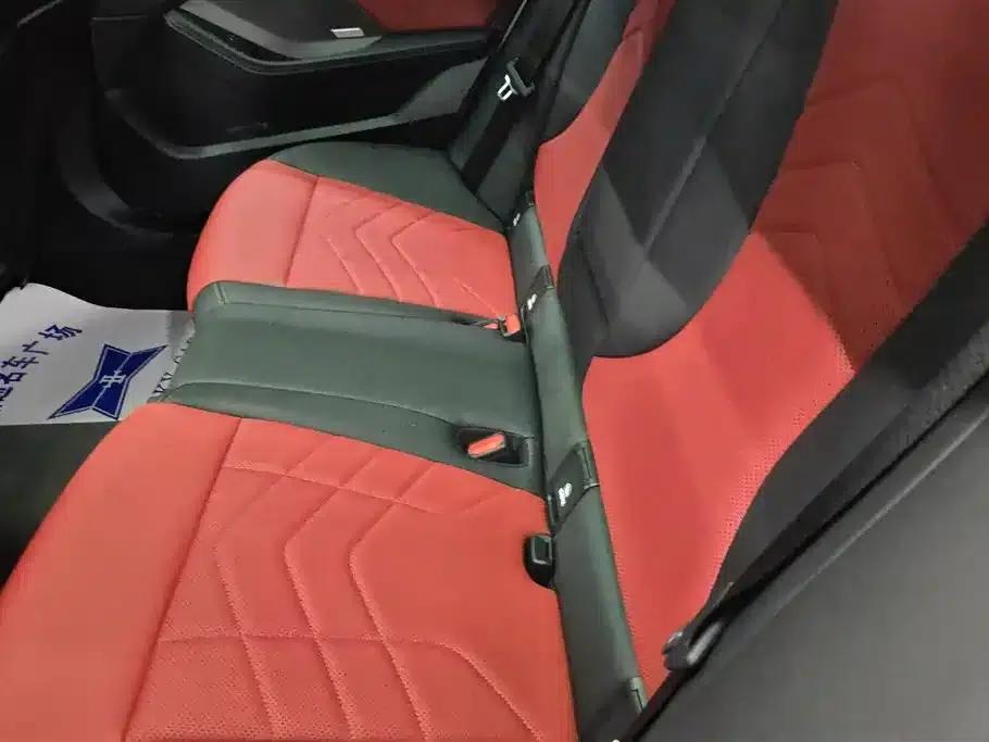 2025 BMW 2 Series 225L M Sport Shadow Edition — миниатюра 11