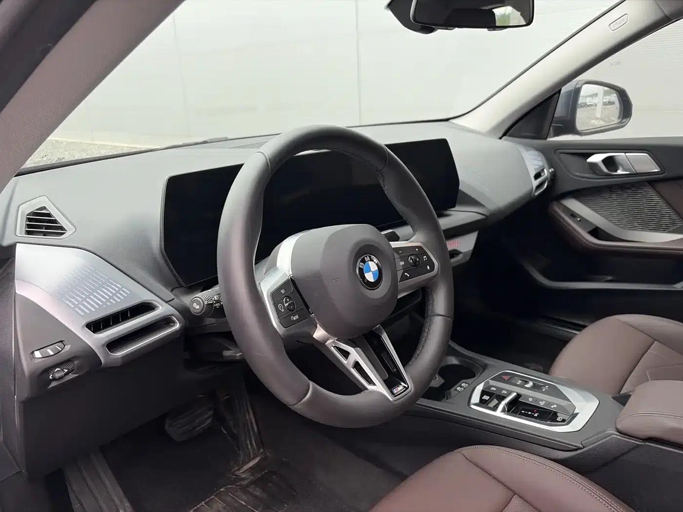 2025 BMW 2 Series 225L M Sport Package — миниатюра 4