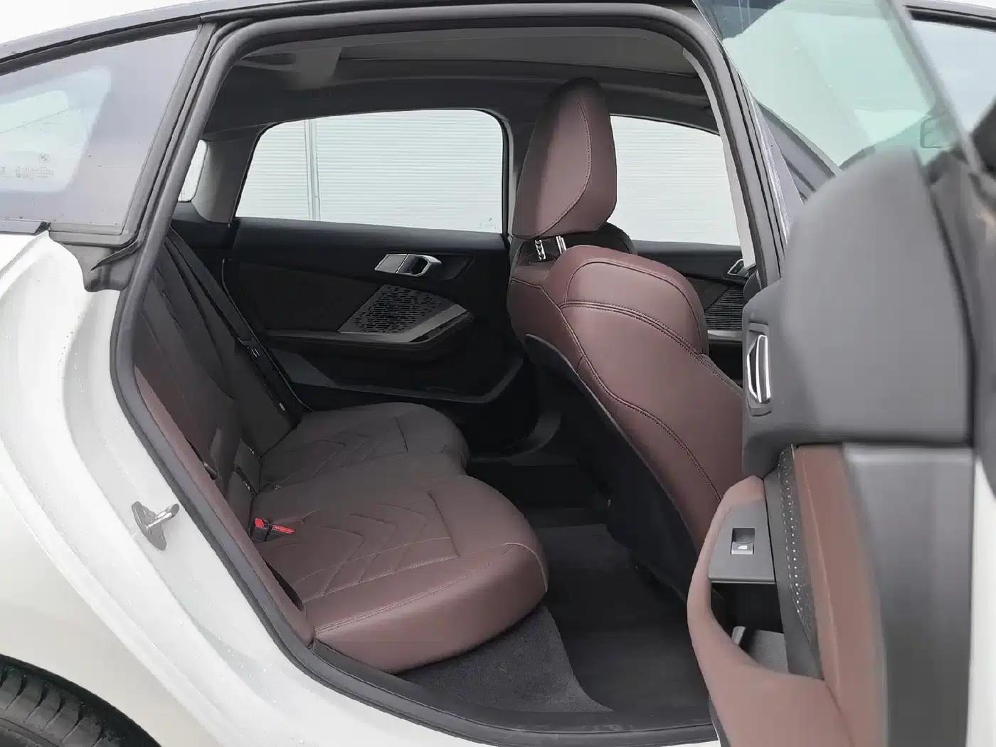 2025 BMW 2 Series 225L M Sport Package — миниатюра 6