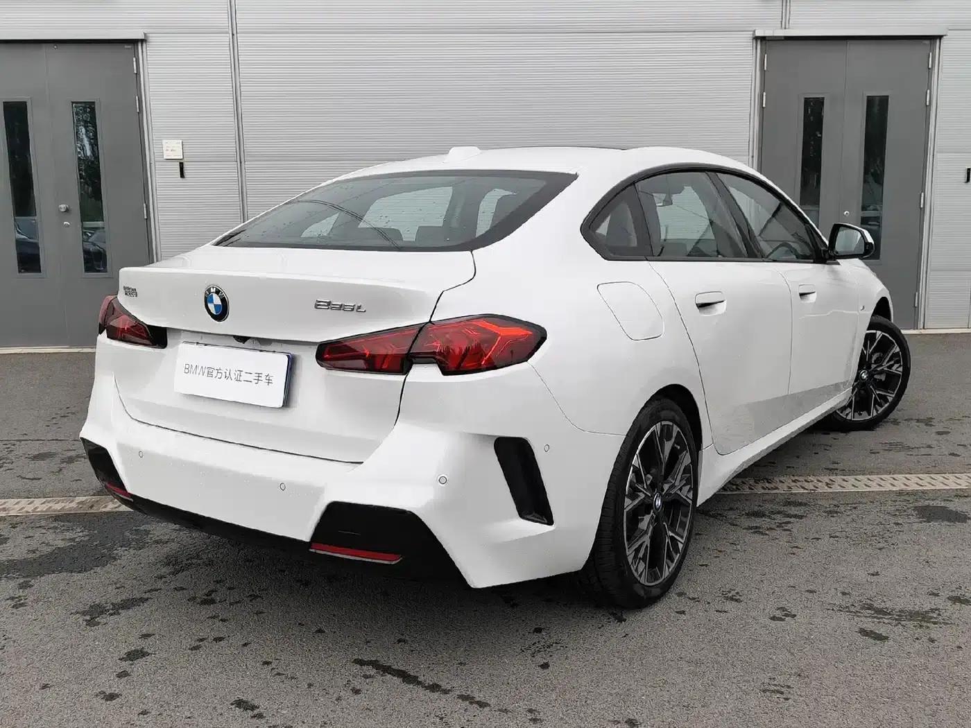 2025 BMW 2 Series 225L M Sport Package — миниатюра 8