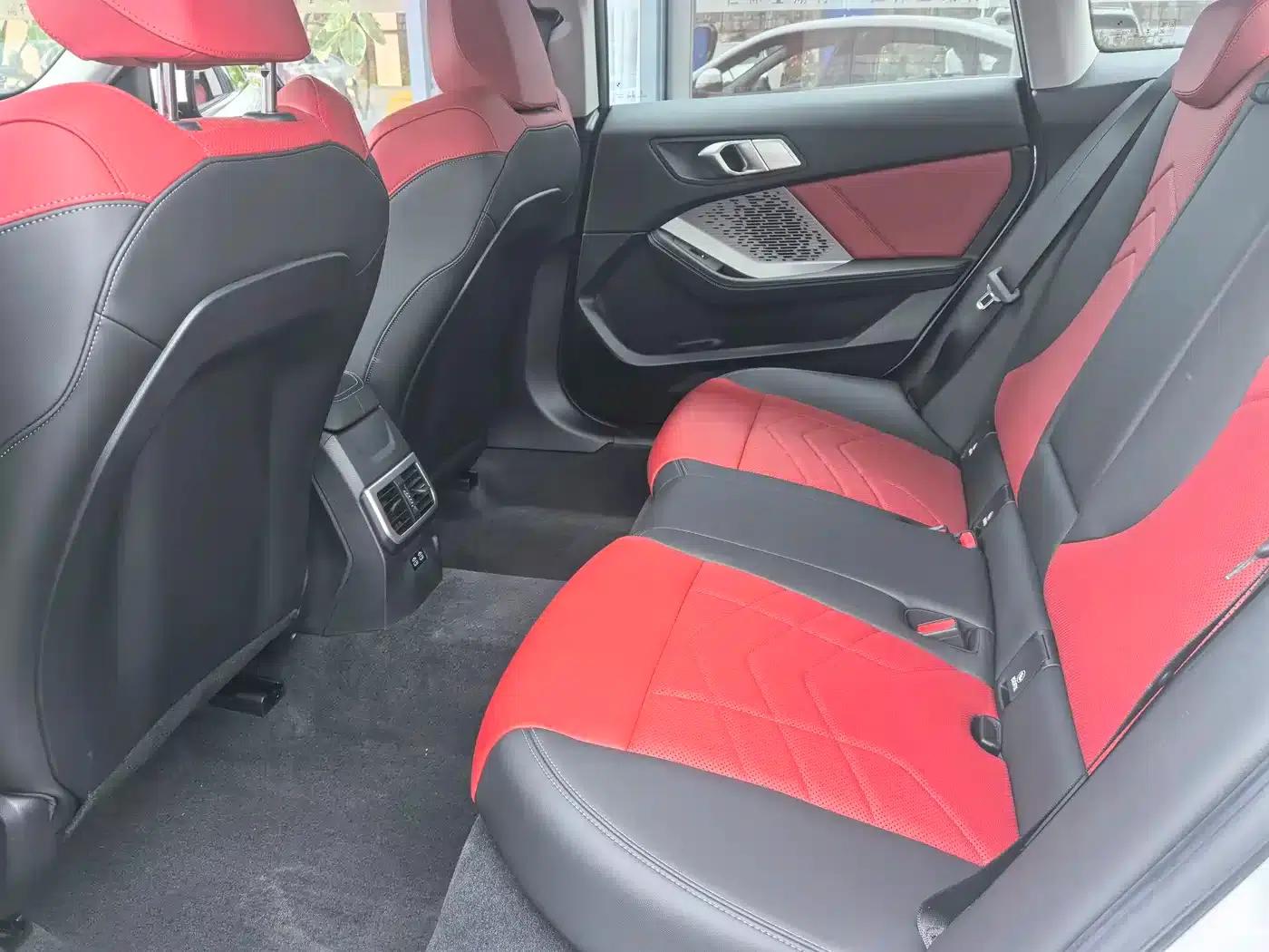 2025 BMW 2 Series 225L M Sport Package — миниатюра 8