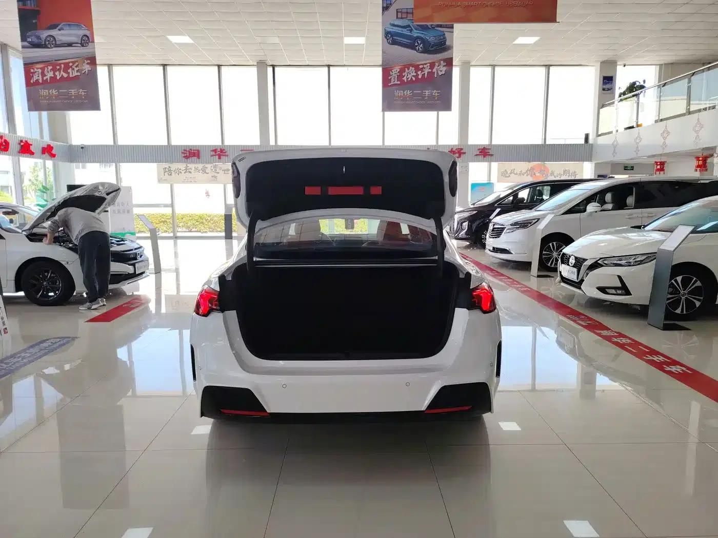 2025 BMW 2 Series 225L M Sport Package — миниатюра 14