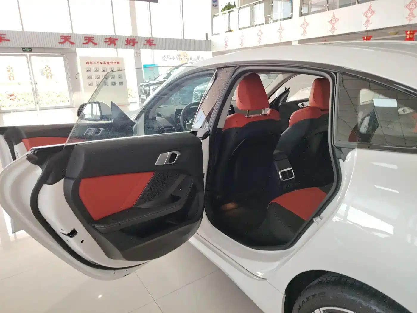 2025 BMW 2 Series 225L M Sport Package — миниатюра 6