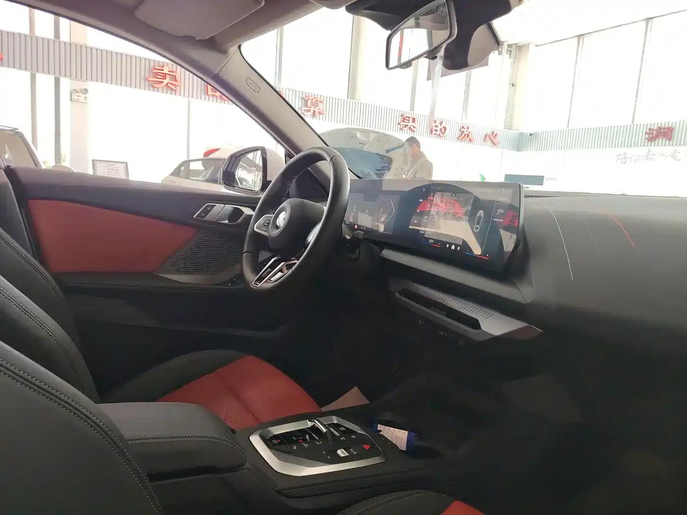 2025 BMW 2 Series 225L M Sport Package — миниатюра 9