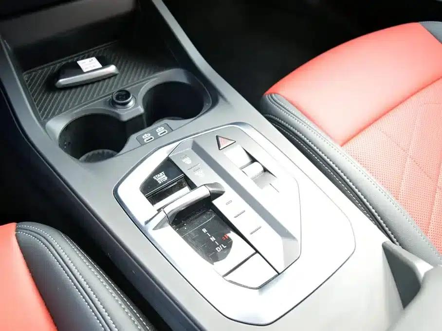 2025 BMW 2 Series 225L M Sport Package — миниатюра 10